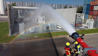 Explosion damages newly opened hydrogen fuelling station in Germany